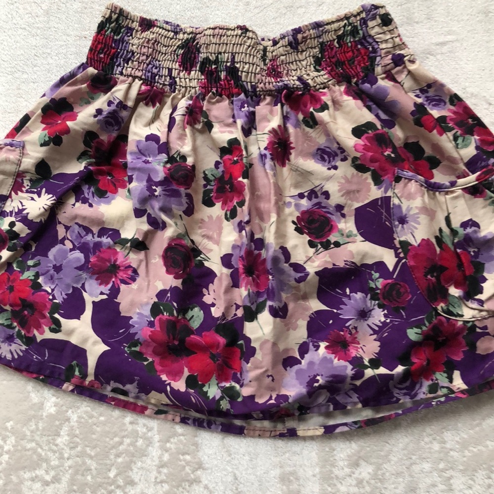 Flowered mini skirt